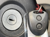 【キーレス】少し離れた場所からでもボタン一つでドアの開錠・施錠ができるのでとっても便利!ドアの鍵穴周りに傷をつけることもありません♪
