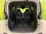 普段のお買い物や通勤、送迎等に十分な荷室スペースを確保しております。セカンドシートを倒すと、大きな荷物の積載も可能です♪