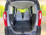 普段のお買い物や通勤、送迎等に十分な荷室スペースを確保しております。セカンドシートを倒すと、大きな荷物の積載も可能です♪