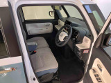たとえばダイハツのお店にある、たくさんのスマアシ搭載車は、正常に作動する事をしっかり確認します。