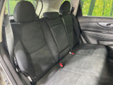 後部座席も気になるようなキズ・汚れやへたり等、大きなダメージはなく、良好な状態です。