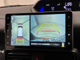 駐車場や狭い路地などでも障害物が確認しやすく、真上からの目線でクルマの周囲が確認できて安心♪