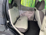 後部座席も気になるようなキズ・汚れやへたり等、大きなダメージはなく、良好な状態です。