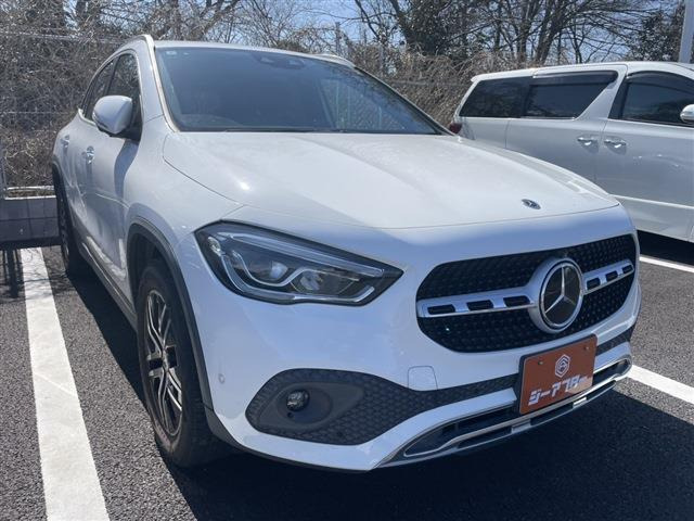 GLAクラスGLA200d 4マチック 4WD禁煙車 ワンオーナー 黒ハーフ革シート