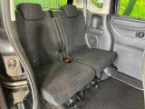 後部座席も気になるようなキズ・汚れやへたり等、大きなダメージはなく、良好な状態です。