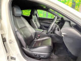 運転席シート廻りは使用感も少なく、良好な状態となっています。丁寧に使われていたことがよくわかりますね。