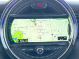 ●BMW純正ナビ:一体感のあるナビは、高級感ある車内を演出してくれます。Bluetooth再生などオーディオ機能も充実しておりますので、運転もより楽しめます♪