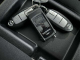 インテリジェントキーでドアの開閉ラクラク!キーを取り出して開ける必要が無いので、荷物を持っている時や、雨の日は便利ですよ!