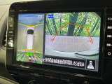 【アラウンドビューモニター】専用のカメラにより、上から見下ろしたような視点で360度クルマの周囲を確認することができます☆死角部分も確認しやすく、狭い場所での切り返しや駐車もスムーズに行えます。