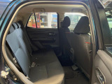 後部座席も気になるようなキズ・汚れやへたり等、大きなダメージはなく、良好な状態です。