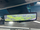【デジタルインナーミラー】後席の大きな荷物や同乗者で後方が確認しづらい時でも安心!カメラが撮影した車両後方の映像をルームミラー内に表示。クリアな視界で状況の確認が可能です!
