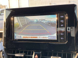 バックカメラが付いているので後方確認が非常にしやすいです。今や運転初心者も熟練者も必須装備!ついていて損はないですね♪