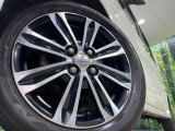 【純正15インチアルミホイール】外観にマッチした純正アルミホイールを装着しております。各種社外アルミホイールや、スタッドレスタイヤも取扱いしております。是非ご相談ください♪