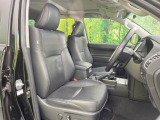 運転席シート廻りは使用感も少なく、良好な状態となっています。丁寧に使われていたことがよくわかりますね。