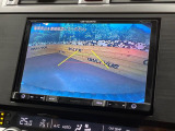 【バックカメラ】駐車時に後方がリアルタイム映像で確認できます。大型商業施設や立体駐車場での駐車時や、夜間のバック時に大活躍!