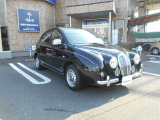 綺麗なブラックの車両です。