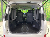 普段のお買い物や通勤、送迎等に十分な荷室スペースを確保しております。セカンドシートを倒すと、大きな荷物の積載も可能です♪