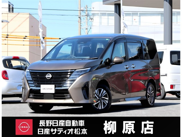 セレナ 1.4 e-4ORCE ハイウェイスターV 4WD 