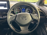 【純正革巻きステアリング】上質な革を使用することで、手にしっかり馴染みとても運転しやすいハンドルです♪