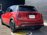 長期にわたる保証を実現。2年間のMINI NEXT保証と延長保証(別途費用)を合わせて最大4年間の保証。万一の故障に長期に備えることができ、ご安心してお乗り頂けます。(NEXT1年は1年距離無制限)