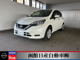 日産「ノート」明るい運転席回りで見渡しが良いです。