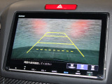 バックカメラが装備されており、後方の安全確認はもちろんのこと狭い場所での駐車や雨の日・夜間など視界の悪いコンディションでのストレスの軽減にもなります!
