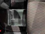 助手席シート下に収納有☆