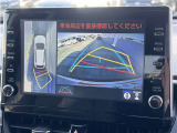 パノラミックビューモニター付きです。車両を上から見たような映像をディスプレイオーディオ画面に表示。運転席からの目視だけでは見にくい、車両周辺の状況をリアルタイムでしっかり確認できます。