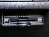 ETC車載機です。高速・有料道路の料金をキャッシュレスでスムーズに通過できます。