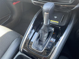 【 シフト 】シフトも操作しやすく快適なドライブを楽しんでいただけます。