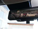 インテリジェントルームミラーです。クリアな後方視界で安全運転をサポートします。