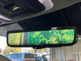 【デジタルインナーミラー】後席の大きな荷物や同乗者で後方が確認しづらい時でも安心!カメラが撮影した車両後方の映像をルームミラー内に表示。クリアな視界で状況の確認が可能です!