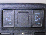 両側電動スライドドアを装備しております。