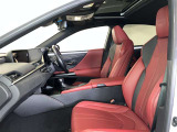 見通しのよいすっきりとした視界で、誰でも運転しやすいです。運転のしやすさは疲れにくさにも繋がりますよ♪