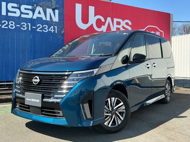 セレナ 1.4 e-4ORCE ハイウェイスターV 4WD 