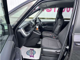 高いホールド性で運転姿勢が安定します。長距離ドライブでも疲れにくいのが魅力です。快適なドライビングライフをお送りください♪