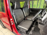 運転席シート廻りは使用感も少なく、良好な状態となっています。丁寧に使われていたことがよくわかりますね。