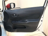 運転席前面ドア部分です♪