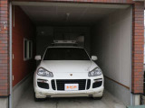 車庫保管しておりますのでご来店の際はお電話いただければ準備いたします。