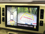 【パノラマモニター】専用のカメラにより、上から見下ろしたような視点で360度クルマの周囲を確認することができます☆死角部分も確認しやすく、狭い場所での切り返しや駐車もスムーズに行えます。