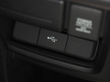 USBオーディオ用ソケットがついていますので携帯電話などを接続すれば音楽等の再生が可能です!