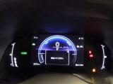とっても見やすいメーターです。夜間時はラグジュアリーな気分にさせてくれる照明が魅力ですので、夜のドライブも楽しみになりますよ♪