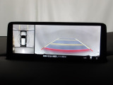 狭い場所での駐車やすれ違いなどでより的確な運転操作に役立つ360&deg;ビューモニターが装備されています。