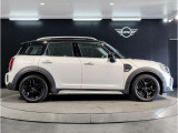 ☆MINIの車の始まりは大人四人がギリギリ乗れるコンパクトな車です!!今となっては3ナンバーですが、もともとは5ナンバーの車でした!!