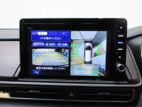 狭い道・見通しの悪い交差点・縦列駐車・車庫入れなども安心のマルチビューカメラシステム搭載です。運転時・駐車時の困った場面で心強い味方になってくれます。