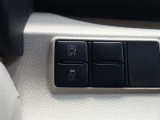 アイドリングストップ機能がついているので、停車時にエンジンを止めて燃料消費を抑えます。環境にもお財布に優しいですね♪
