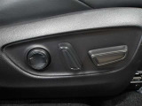 運転席はパワーシートなのでお好みのドライビングポジションに調整可能です♪