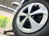 【純正16インチアルミホイール】外観にマッチした純正アルミホイールを装着しております。各種社外アルミホイールや、スタッドレスタイヤも取扱いしております。是非ご相談ください♪