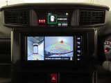 後方の見える安心をお届けするバックガイドモニター付:バックするときのアシストラインもあって楽々バック!車庫入れや縦列駐車をサポートし、苦手な駐車も安心です!今やもう手放せない装備ですネ♪