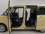 愛知ダイハツではお車をご購入頂いた後が本当のお付き合いのスタートだと思っています。 ですので定期点検や車検もお得なパックをご用意してお客様に頼りにされるダイハツディーラーを目指しています☆